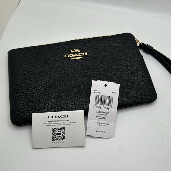 Coach Large Corner Zip Black Gold Hardware Leather Wristlet NWT - Picture 7 of 7